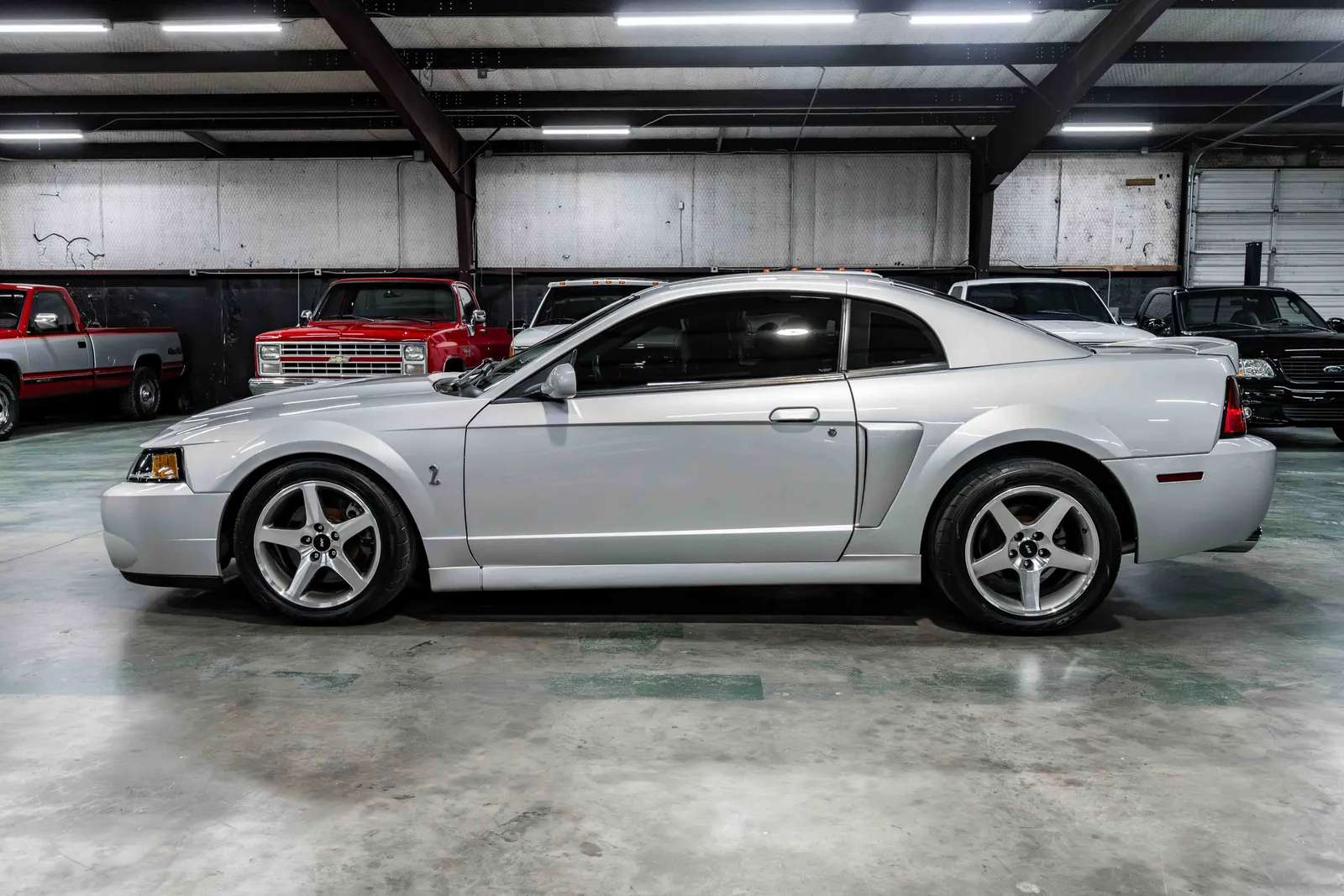 2004-Ford-Mustang-SVT-Cobra-Silver-Metallic-1FAFP48Y34F107480-34.jpg