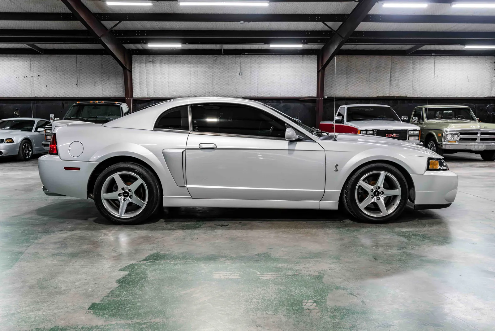 2004-Ford-Mustang-SVT-Cobra-Silver-Metallic-1FAFP48Y34F107480-38.jpg