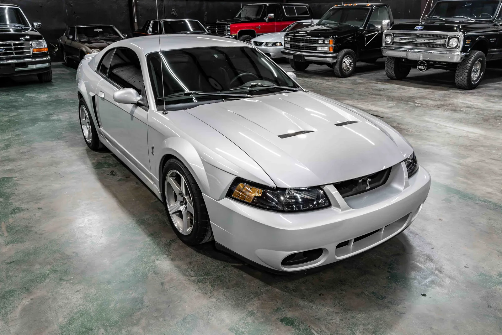 2004-Ford-Mustang-SVT-Cobra-Silver-Metallic-1FAFP48Y34F107480-39.jpg