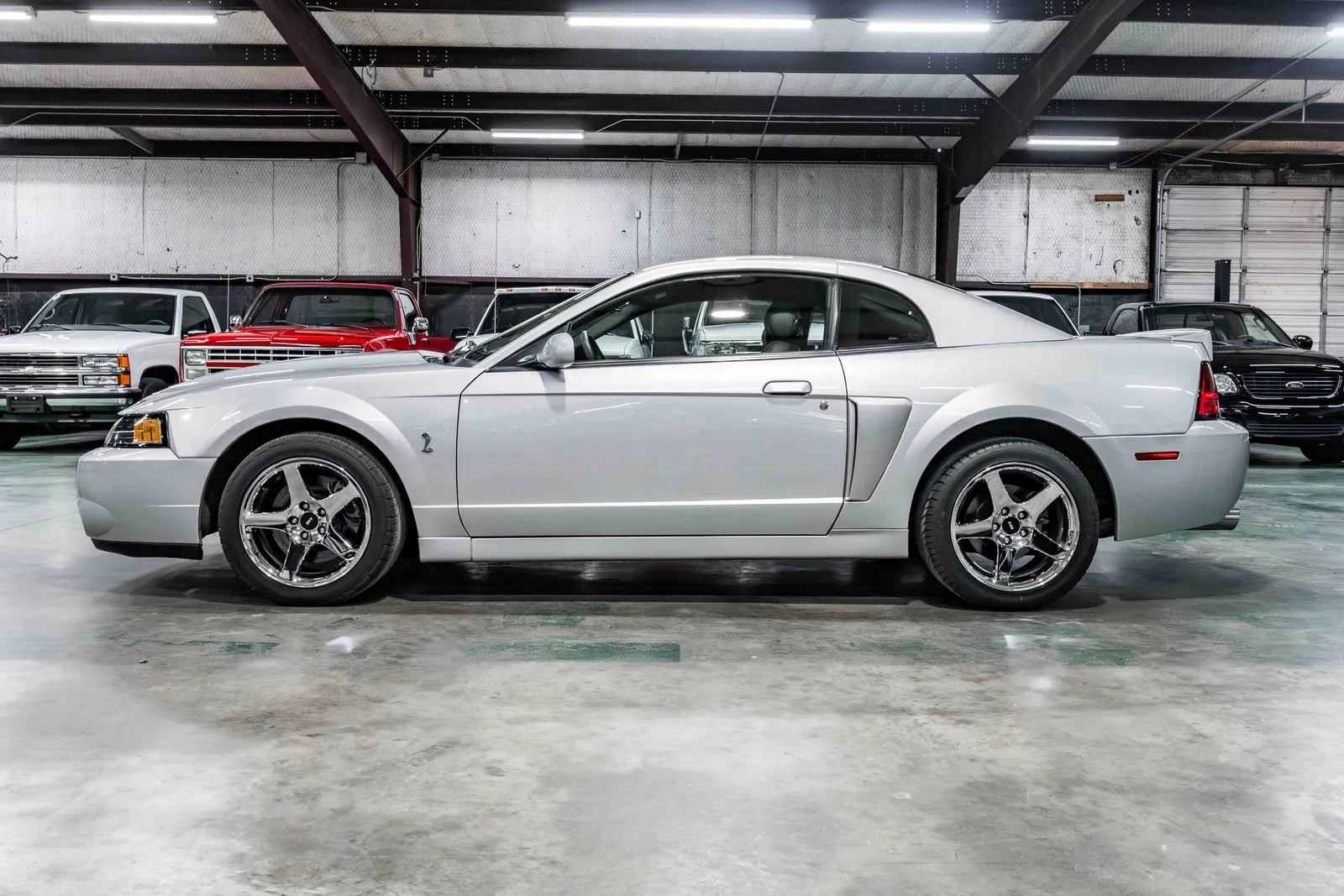 2004-Ford-Mustang-SVT-Cobra-Silver-Metallic-1FAFP48Y94F107807--34.jpg