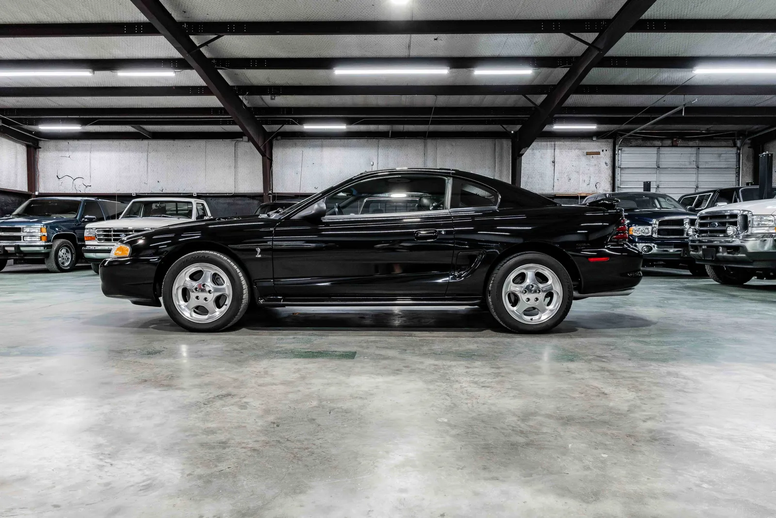 1995-Ford-Mustang-Black-211527--34.jpg