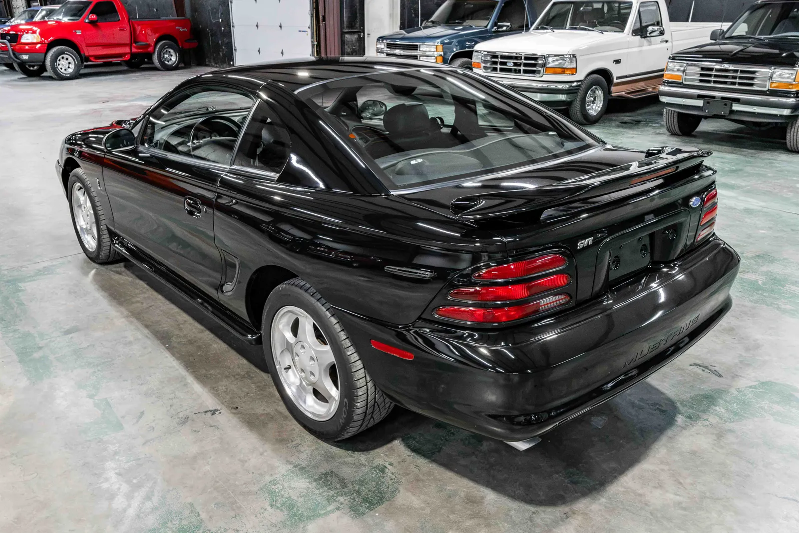 1995-Ford-Mustang-Black-211527--35.jpg