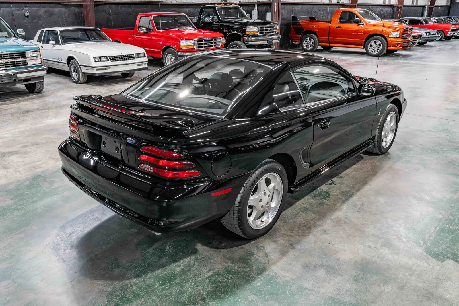 1995-Ford-Mustang-Black-211527--37.jpg
