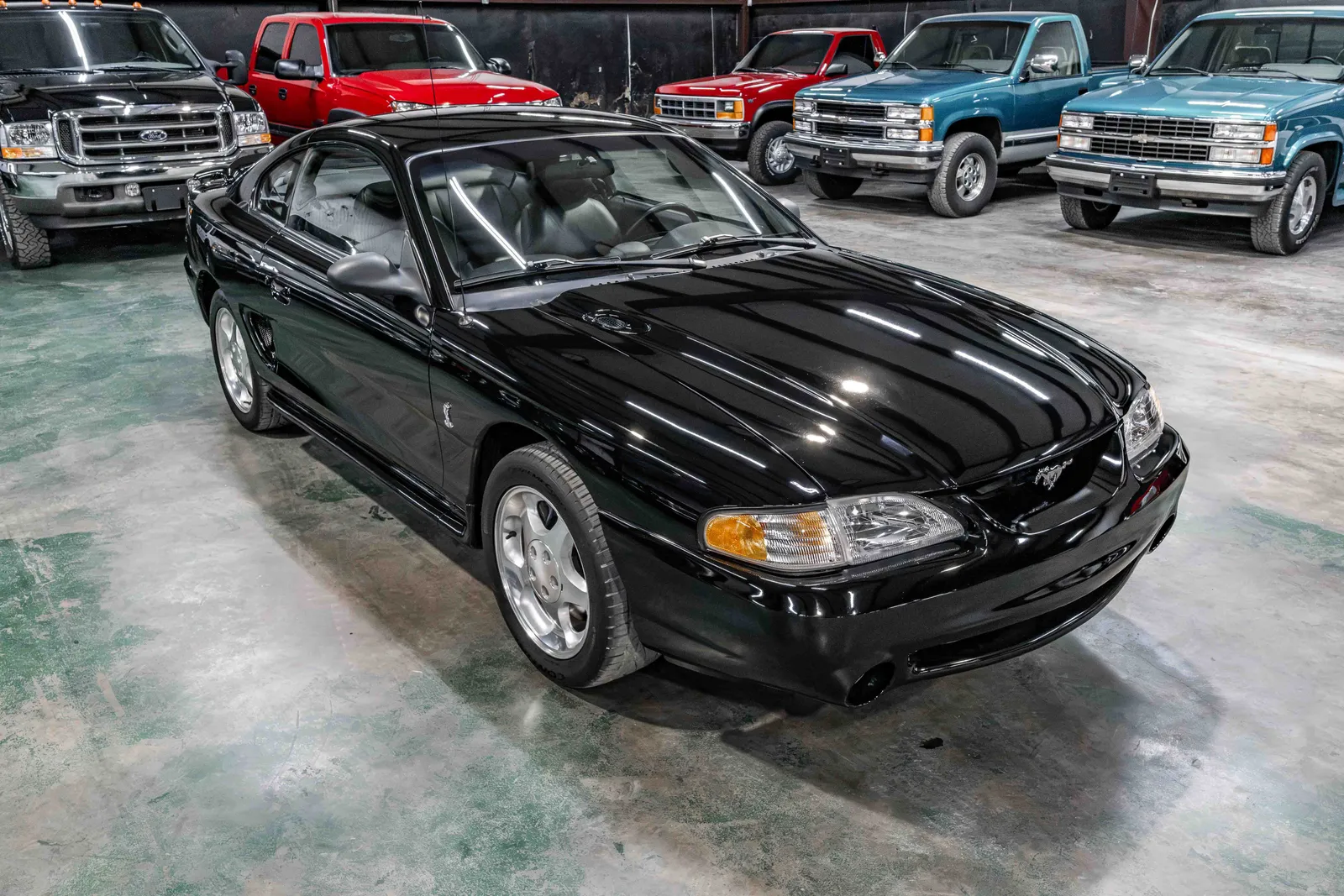 1995-Ford-Mustang-Black-211527--39.jpg