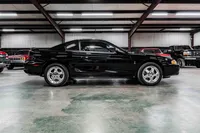 1995-Ford-Mustang-Black-211527--38.jpg