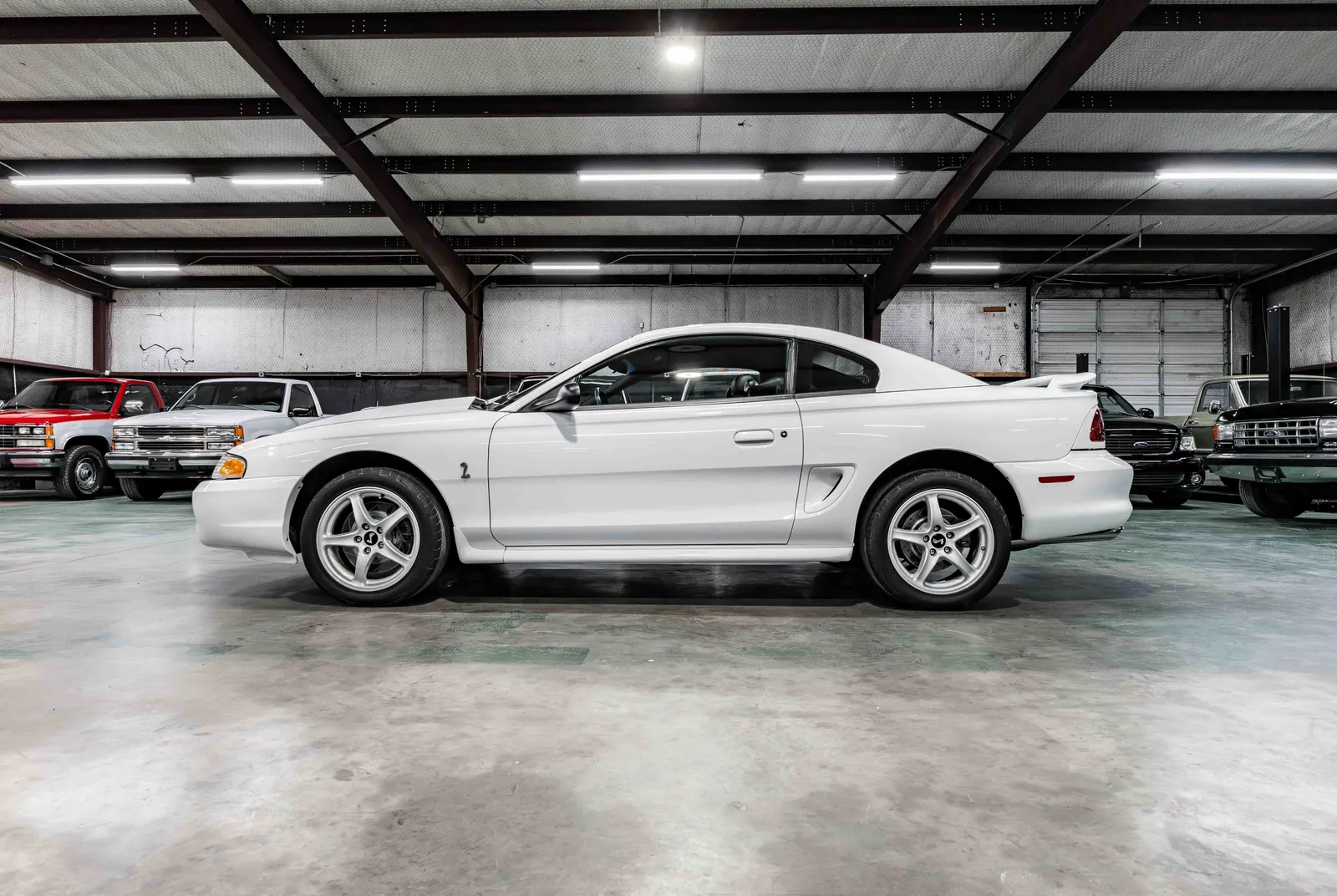1997-Ford-Mustang-Cobra-Crystal-White-1FALP47V7VF152482-34.jpg