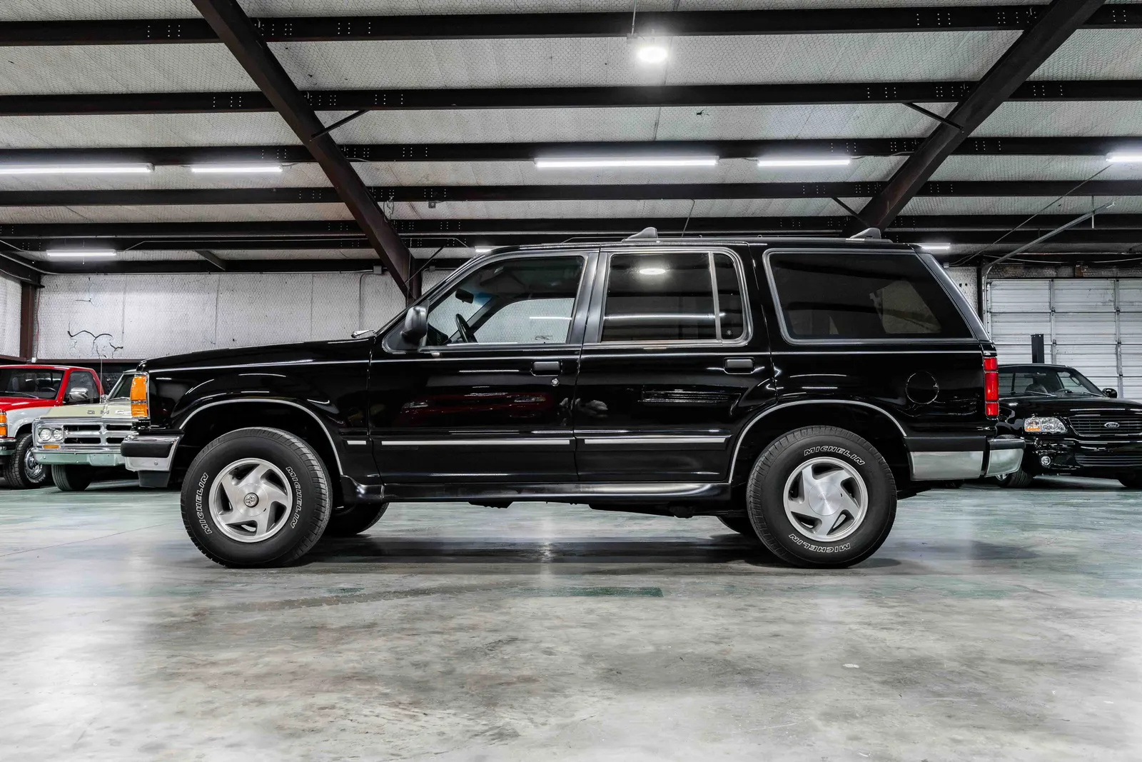 1993-Ford-Explorer-Black-C36271-34.jpg