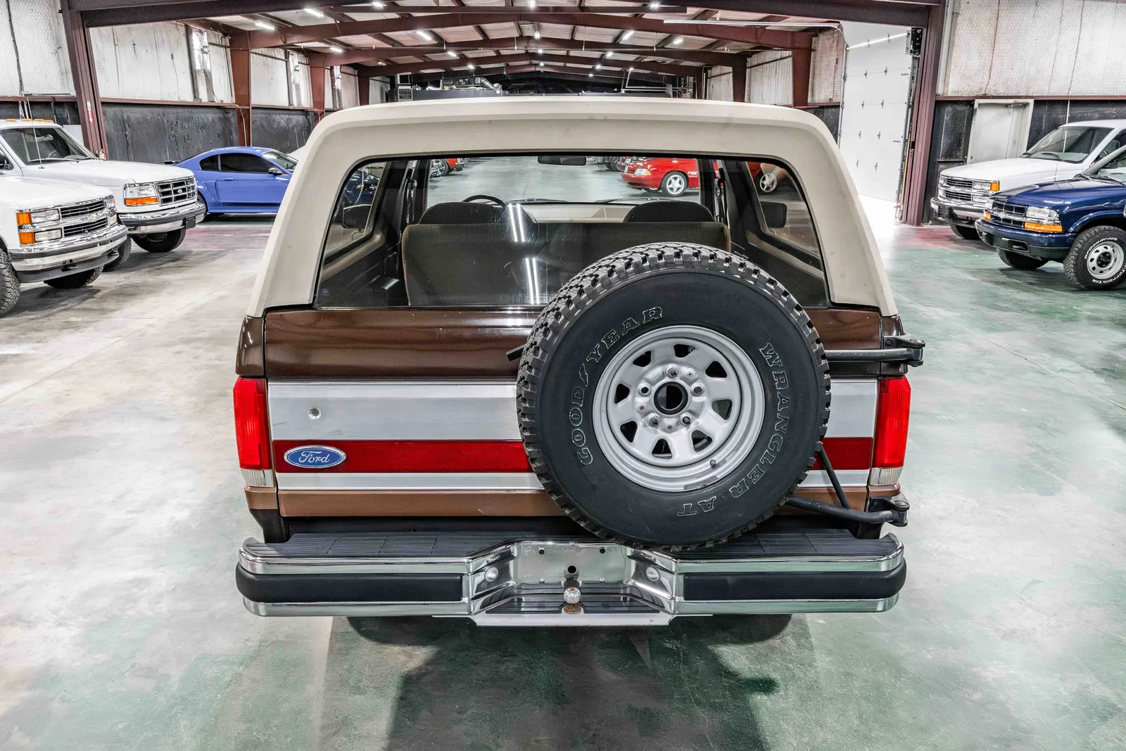 1989-Ford-Bronco-Brown-B03882-36.jpg