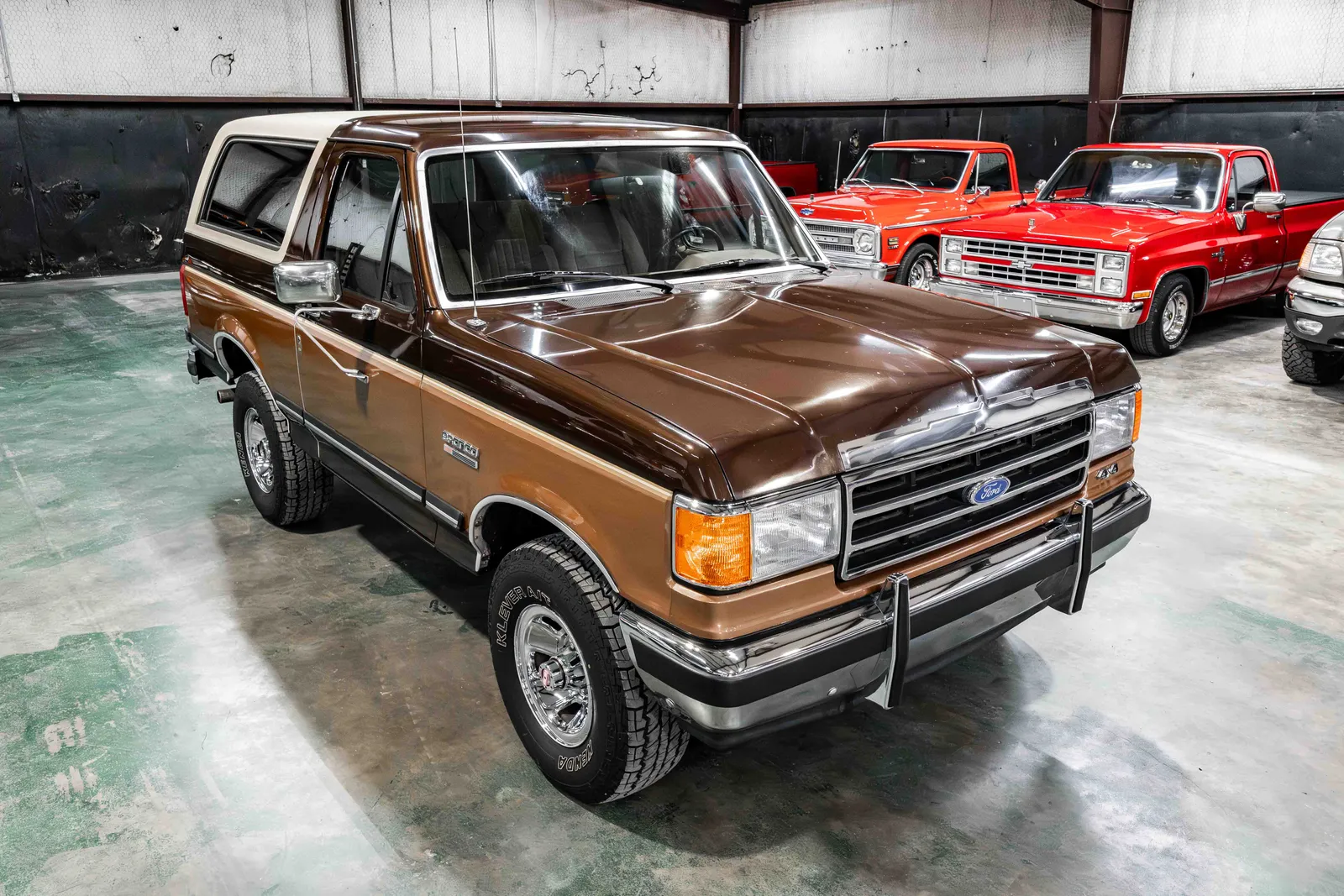 1989-Ford-Bronco-Brown-B03882-39.jpg