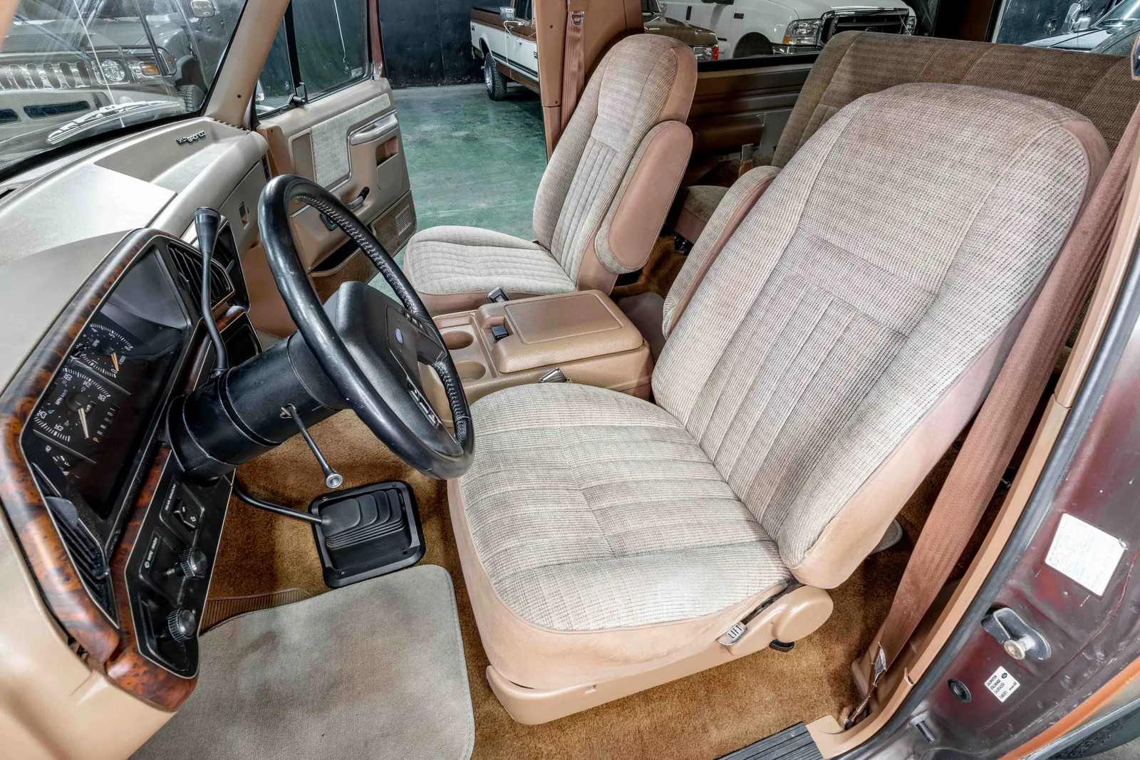 1989-Ford-Bronco-Brown-B03882-45.jpg