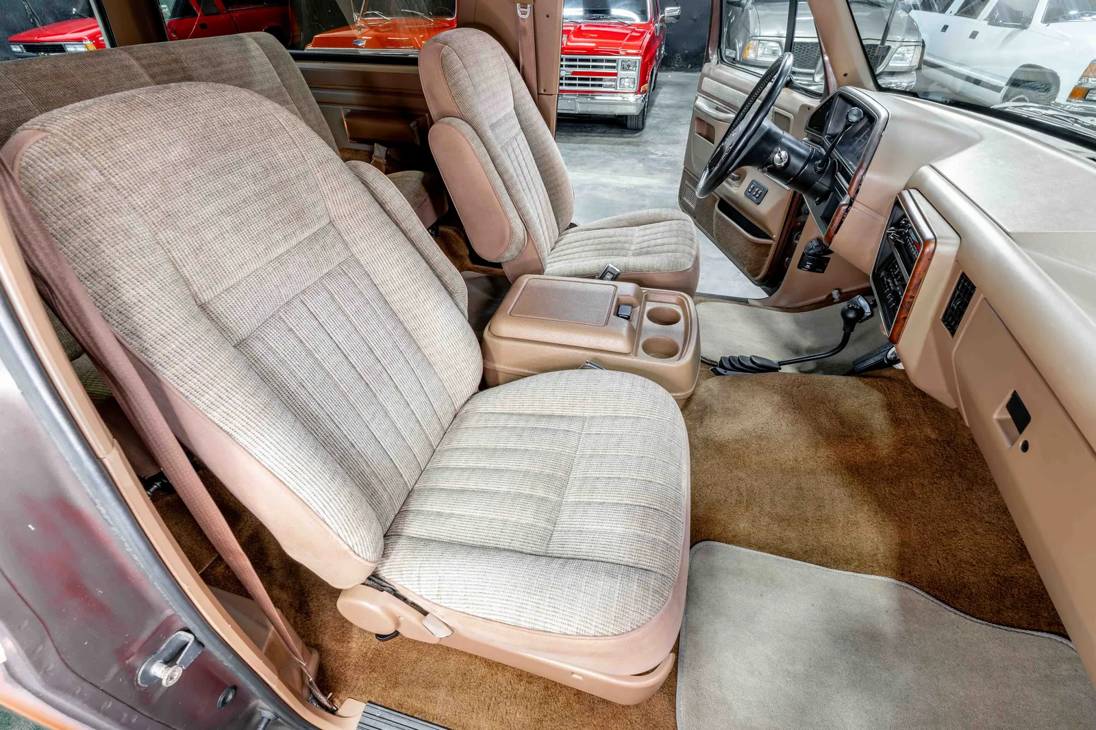 1989-Ford-Bronco-Brown-B03882-48.jpg