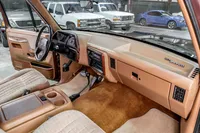 1989-Ford-Bronco-Brown-B03882-49.jpg