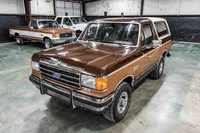 1989-Ford-Bronco-Brown-B03882-33.jpg