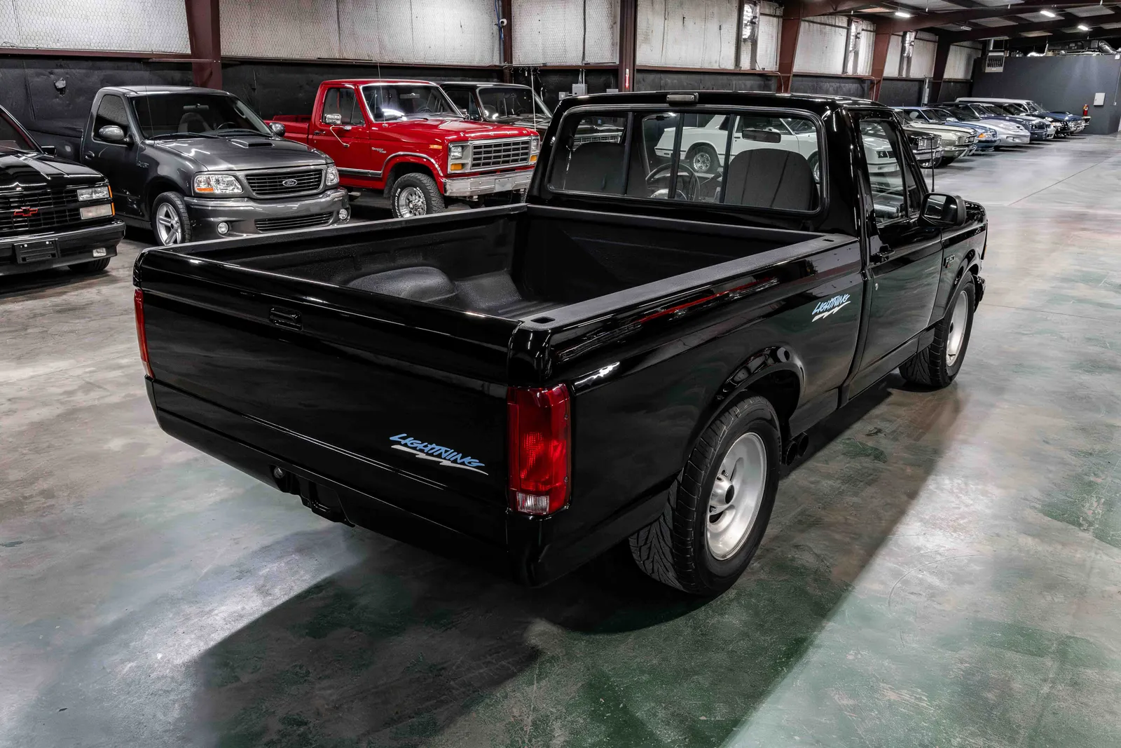 4_1993-Ford-Lightning-Black-A61851-40.jpg