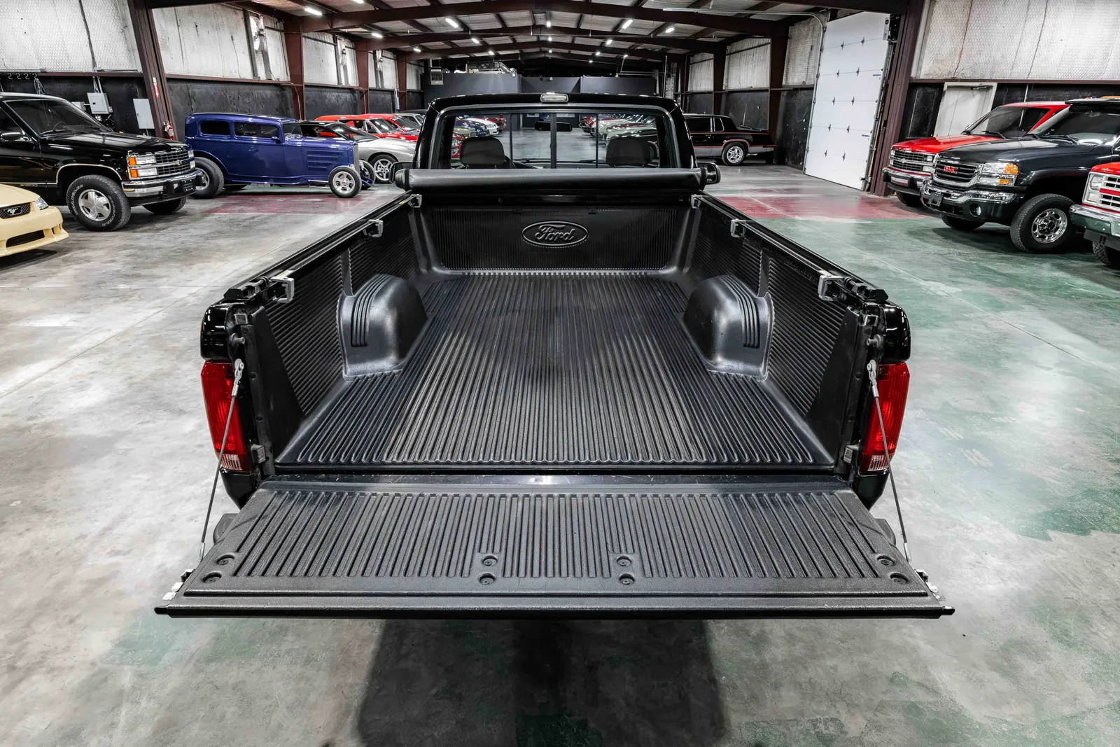 1992-Ford-F150-Black-1FTEF14N9NPA65699-50.jpg