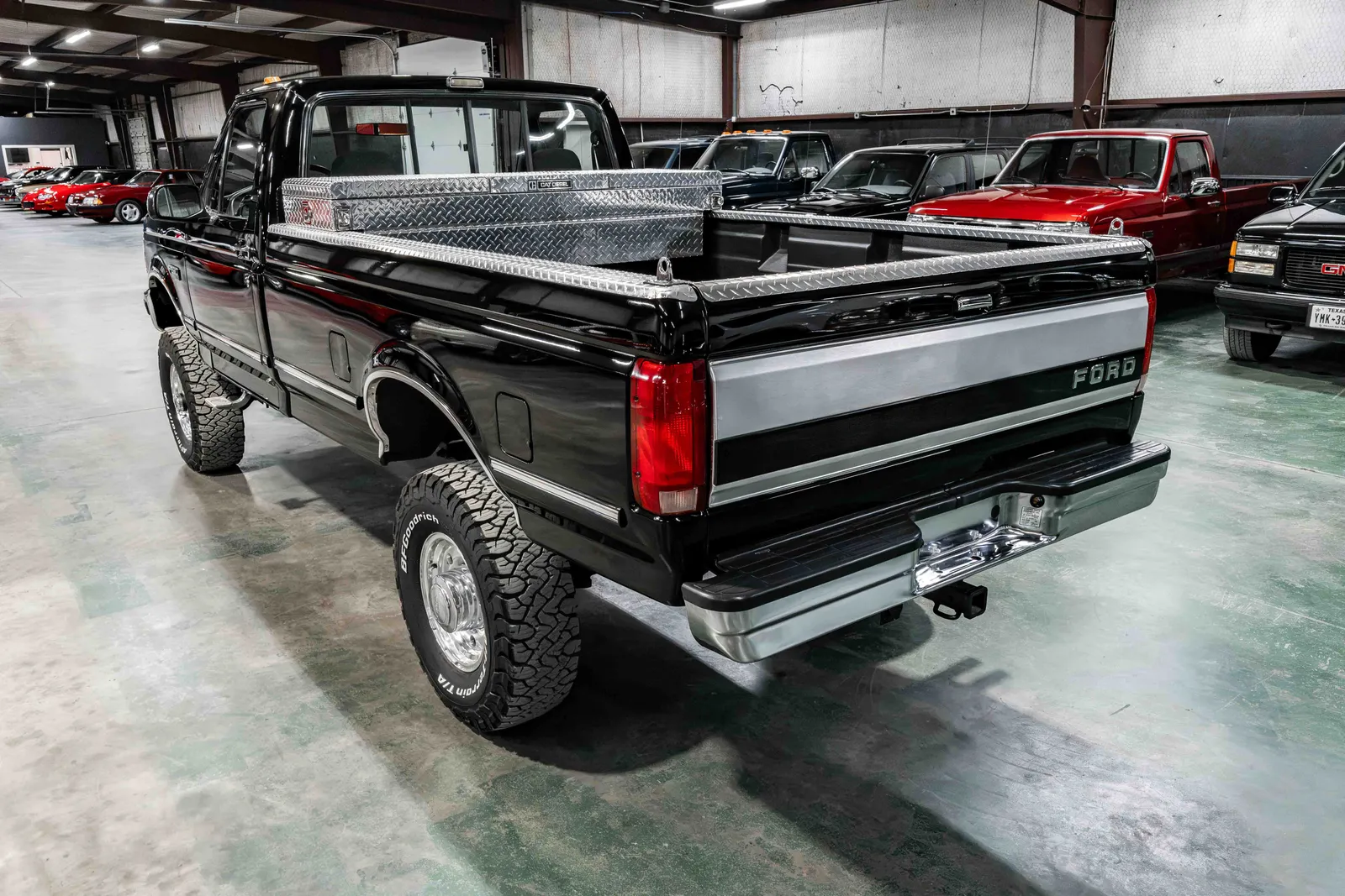 1993-Ford-F250-Black-1FTHF26H6PNA27520-35.jpg