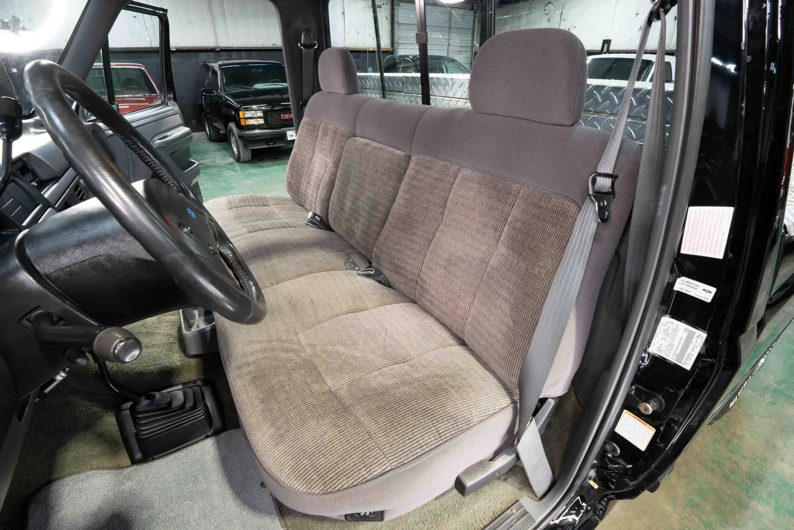 1993-Ford-F250-Black-1FTHF26H6PNA27520-45.jpg