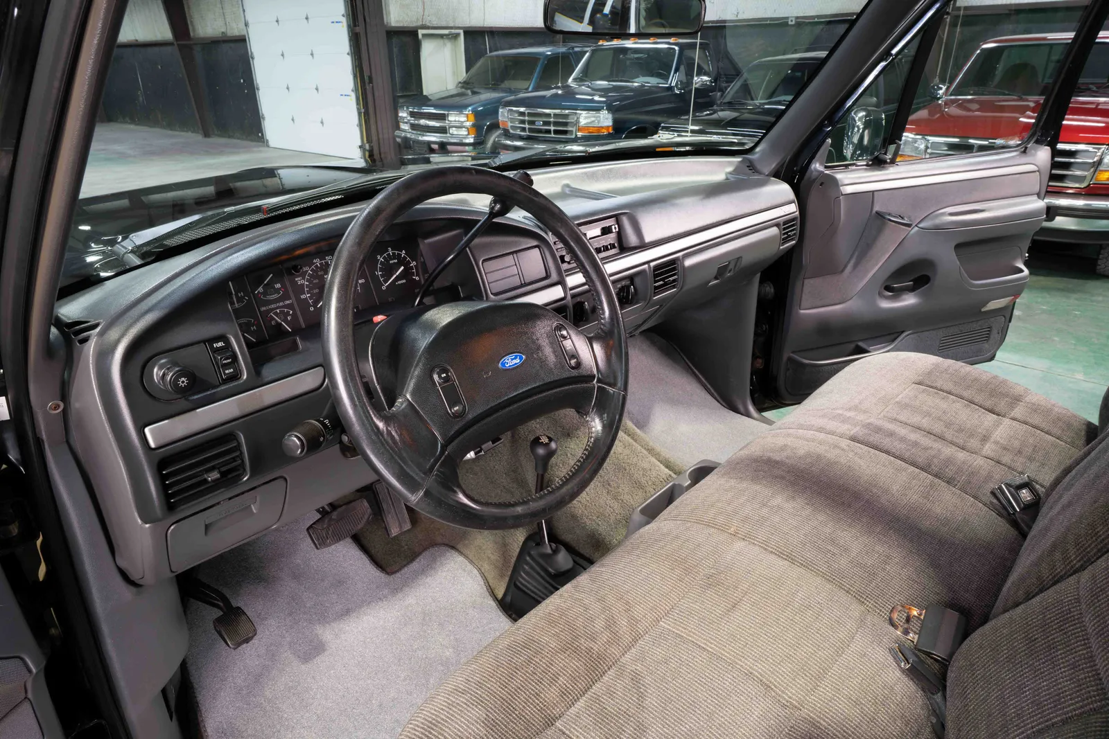 1993-Ford-F250-Black-1FTHF26H6PNA27520-46.jpg