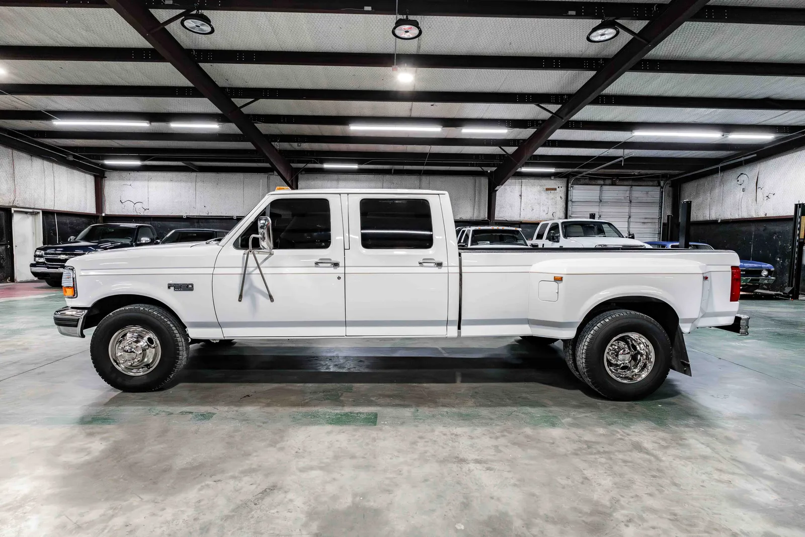 1994-Ford-F350-White-A28142-34.jpg