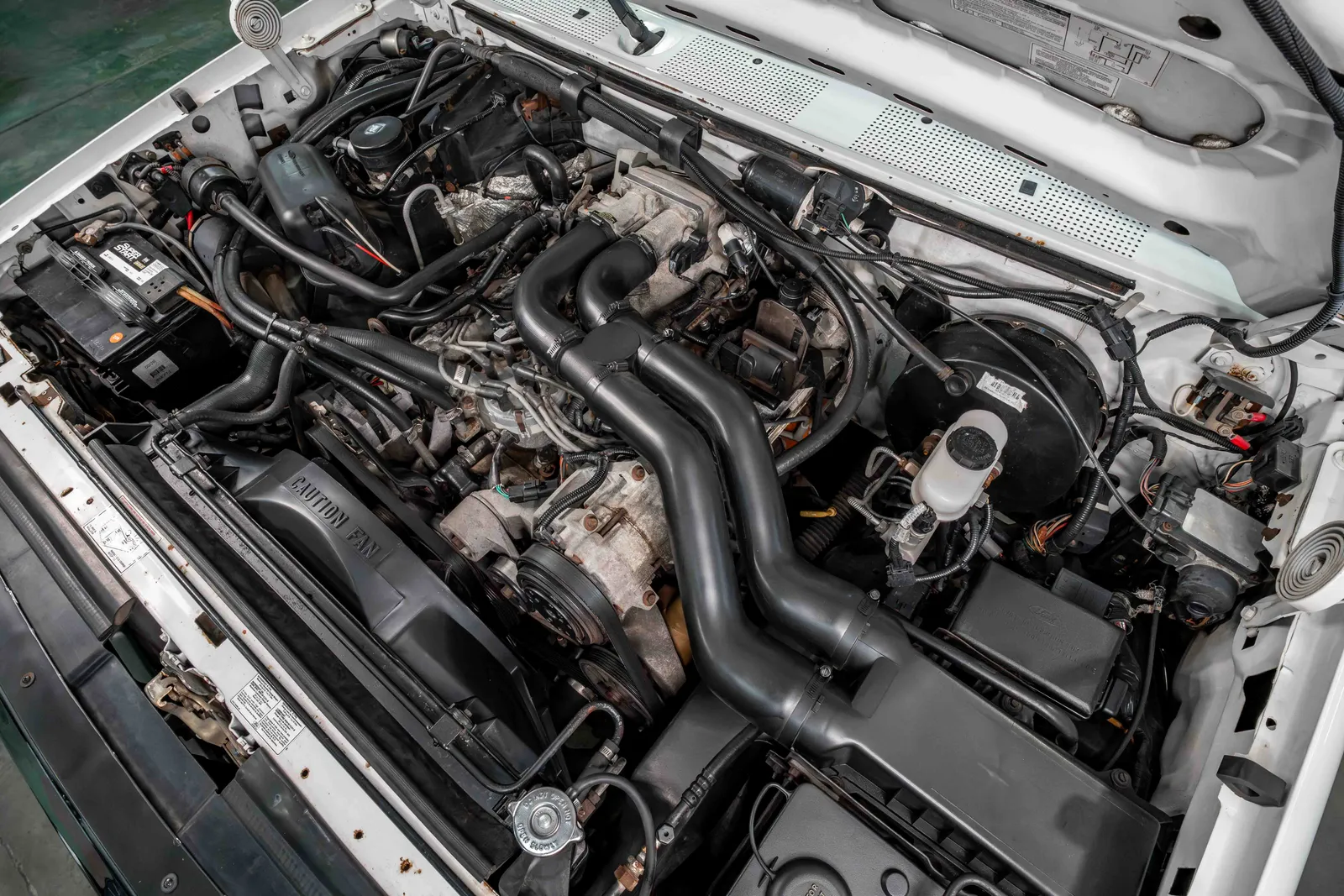 1994-Ford-F350-White-A28142-43.jpg