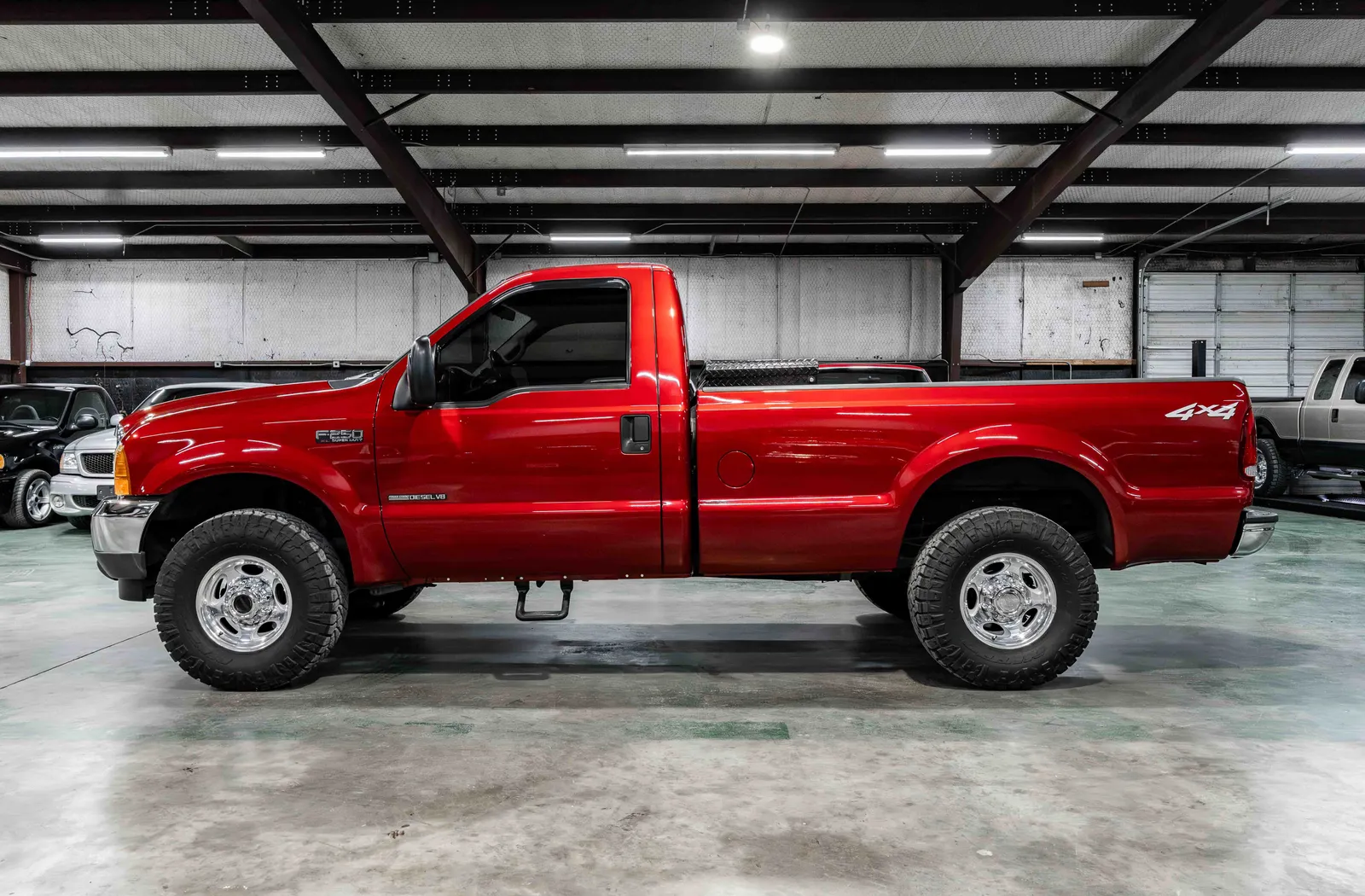 1_2001-Ford-F250-4X4-Red-C61653-34.jpg