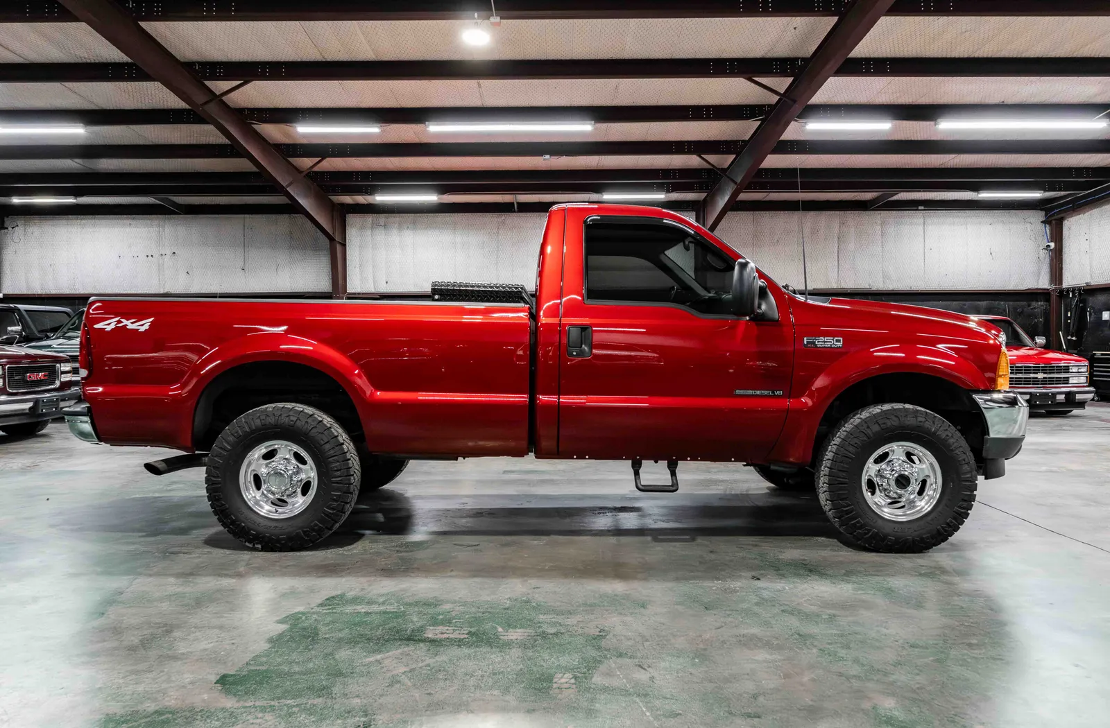 5_2001-Ford-F250-4X4-Red-C61653-38.jpg
