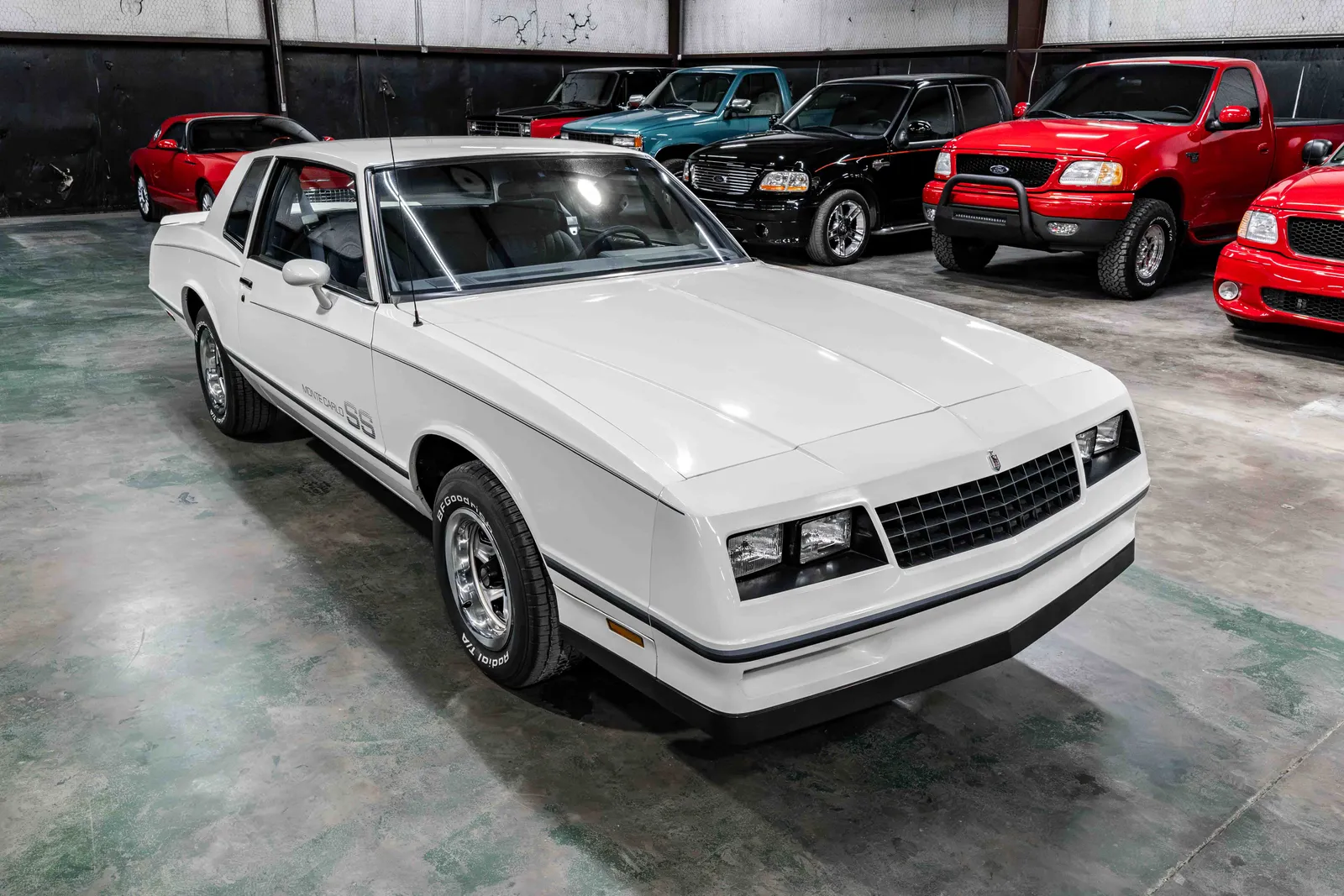 1984-Chevrolet-Monte-Carlo-White-163213-39.jpg