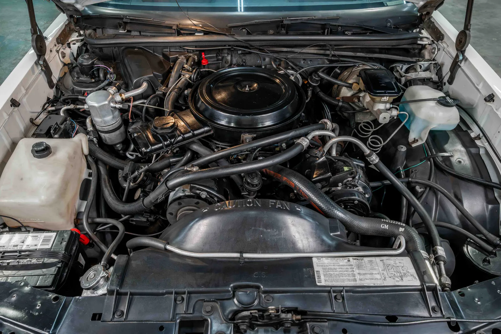 1984-Chevrolet-Monte-Carlo-White-163213-42.jpg