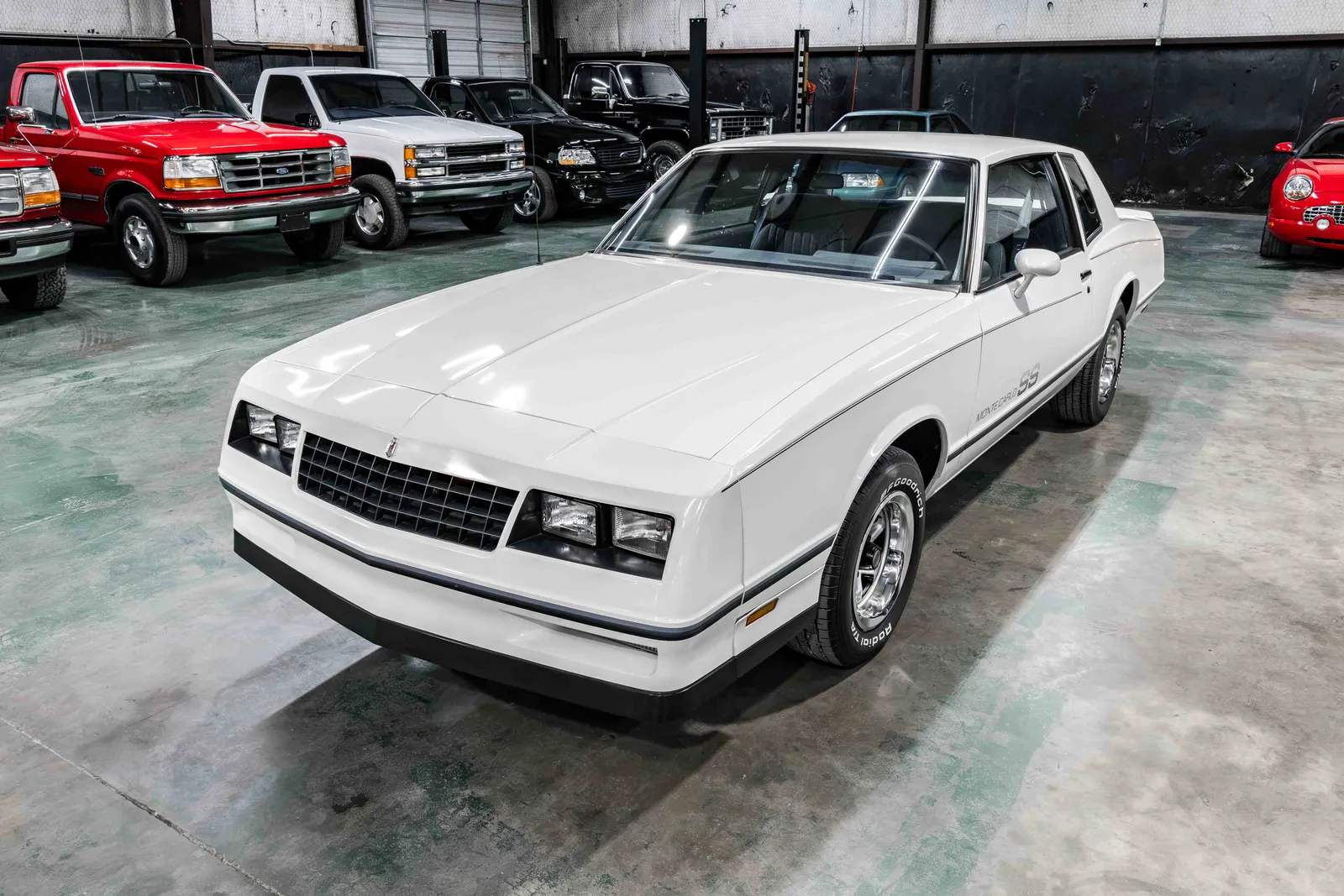 1984-Chevrolet-Monte-Carlo-White-163213-33.jpg