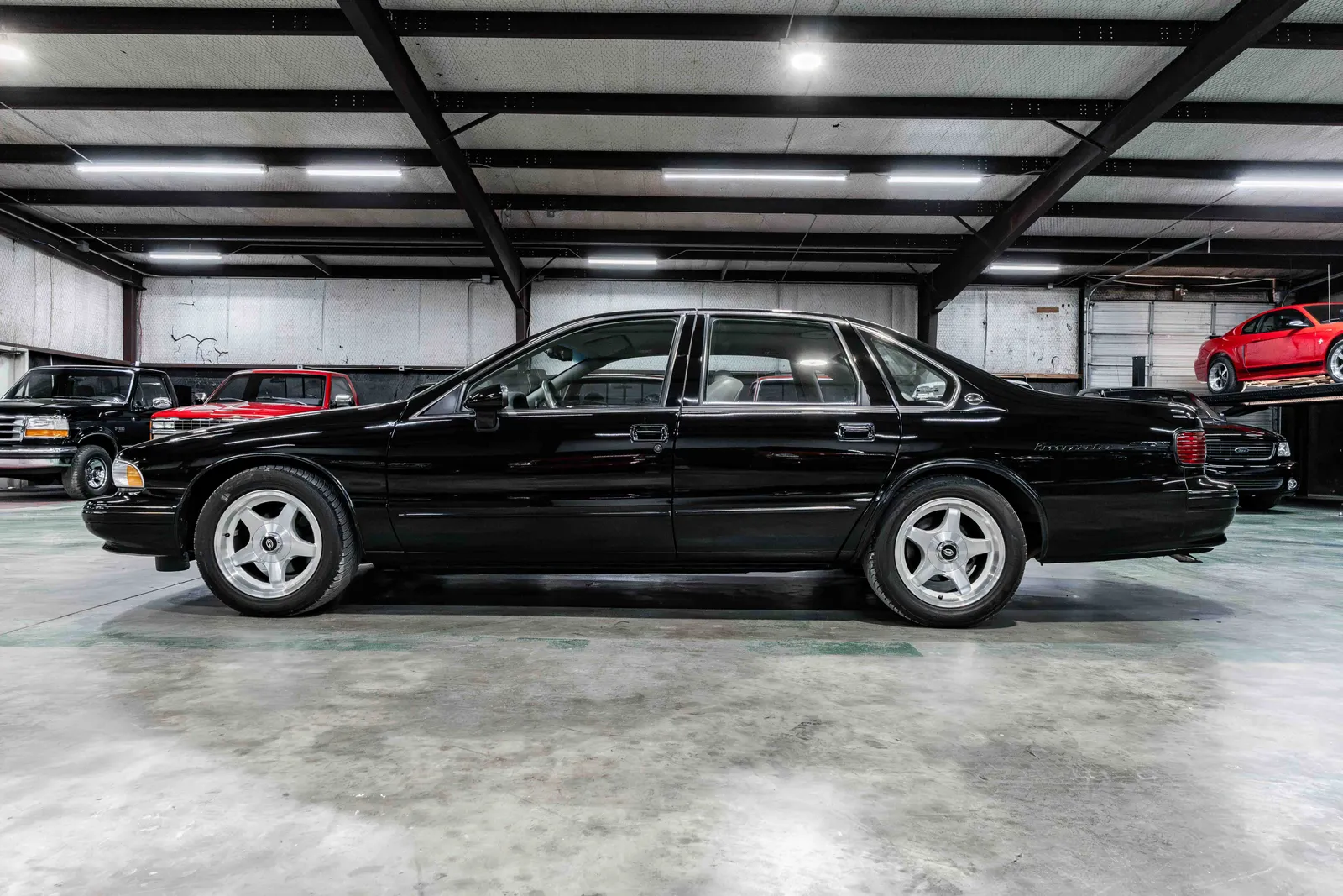 1994-Chevrolet-Impala-SS-Black-182768-34.jpg