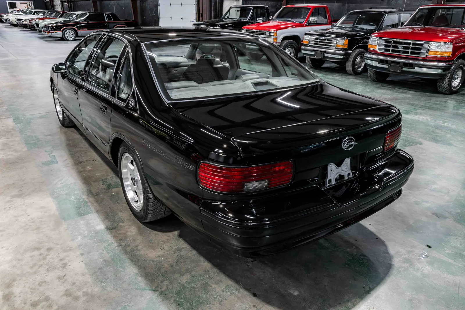 1994-Chevrolet-Impala-SS-Black-182768-35.jpg