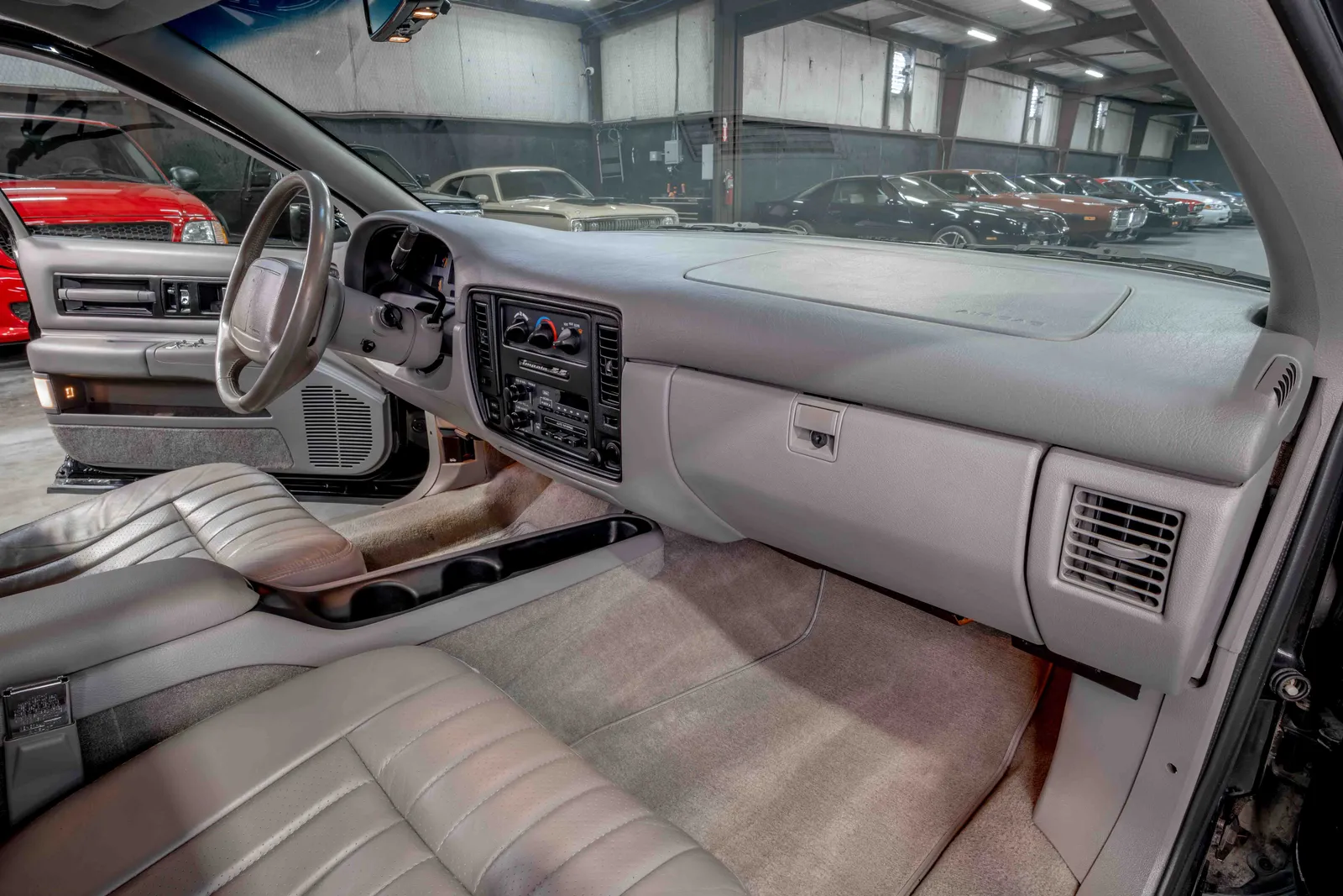 1994-Chevrolet-Impala-SS-Black-182768-49.jpg