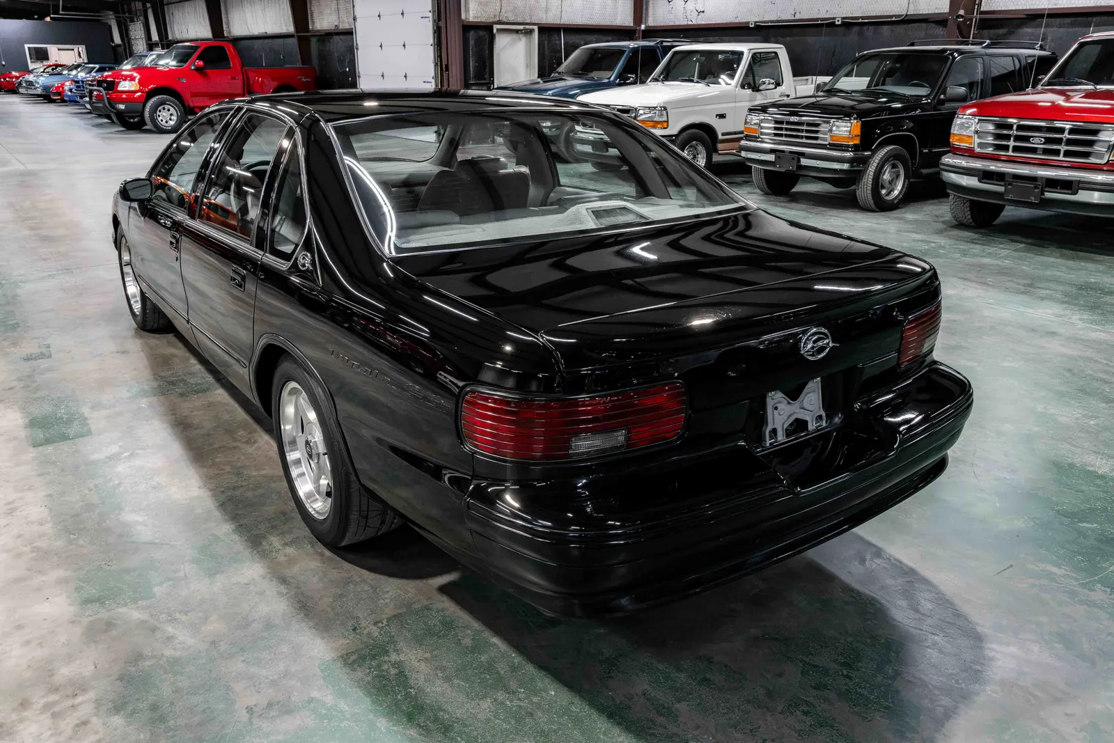 1994-Chevrolet-ImpalaSS-Black-179103-35.jpg