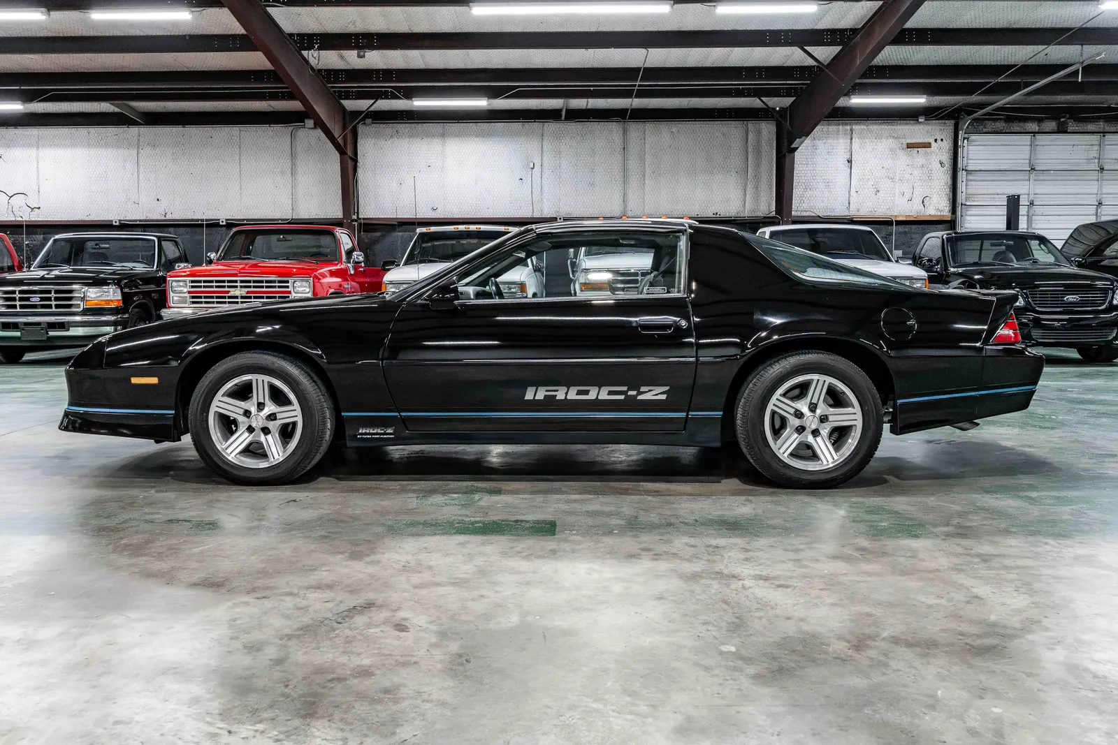 1989-Chevrolet-Camaro-Black-187339--34.jpg