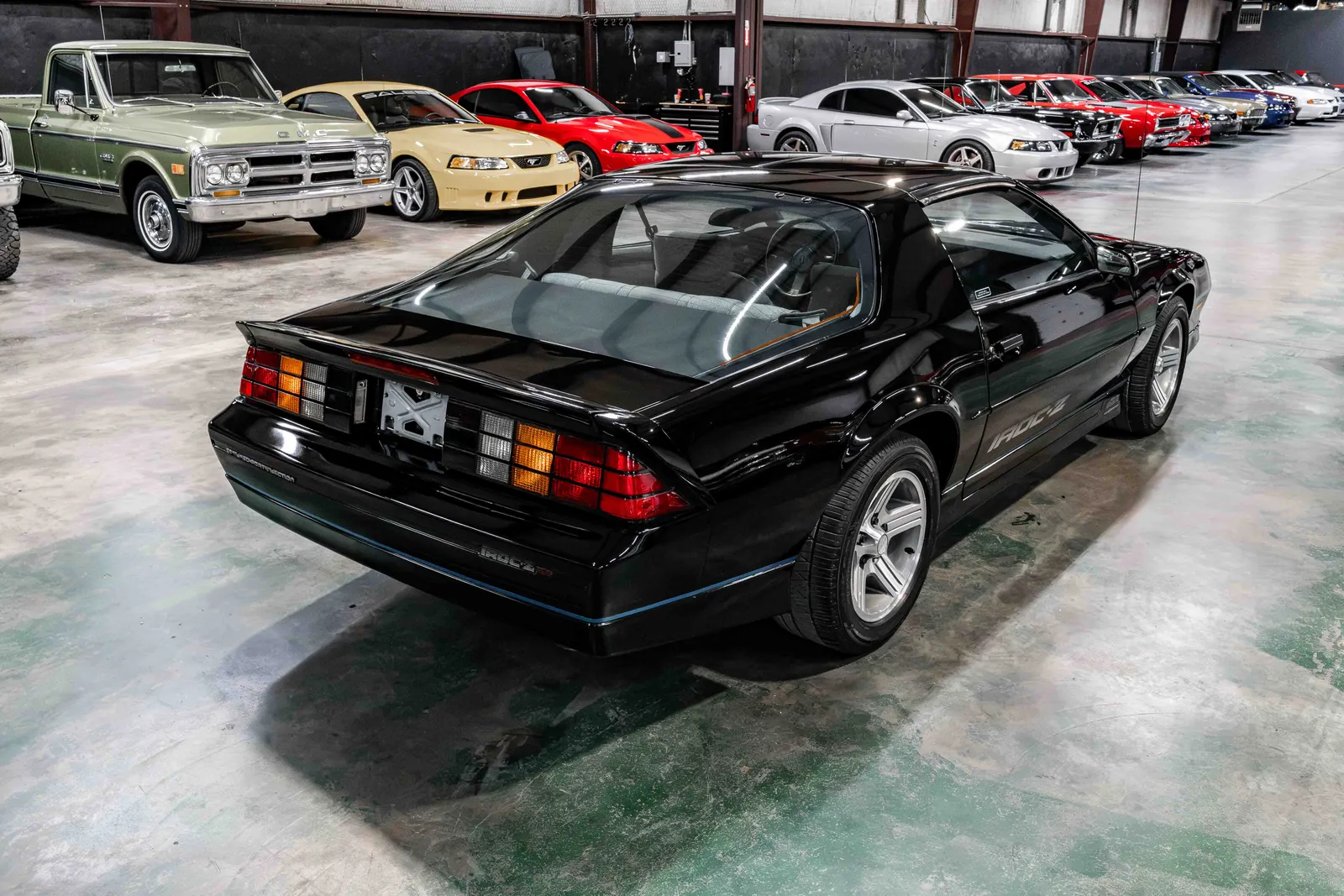 1989-Chevrolet-Camaro-Black-187339--37.jpg