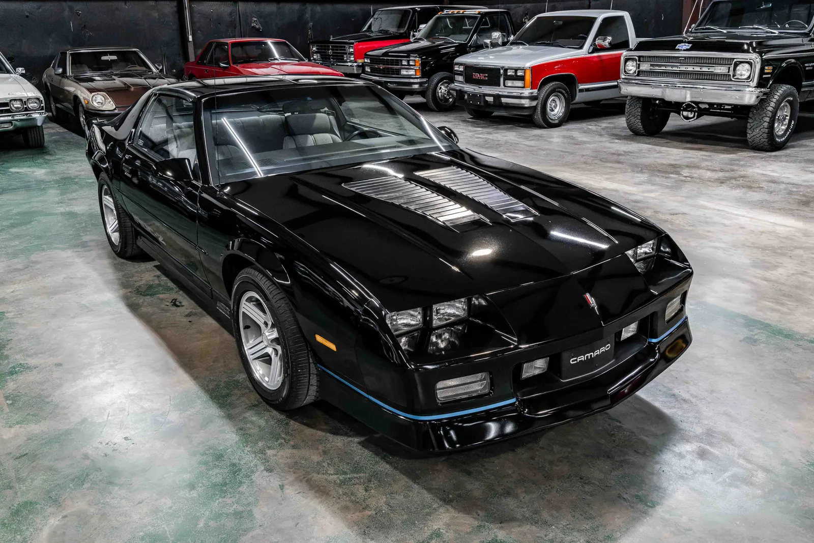1989-Chevrolet-Camaro-Black-187339--39.jpg