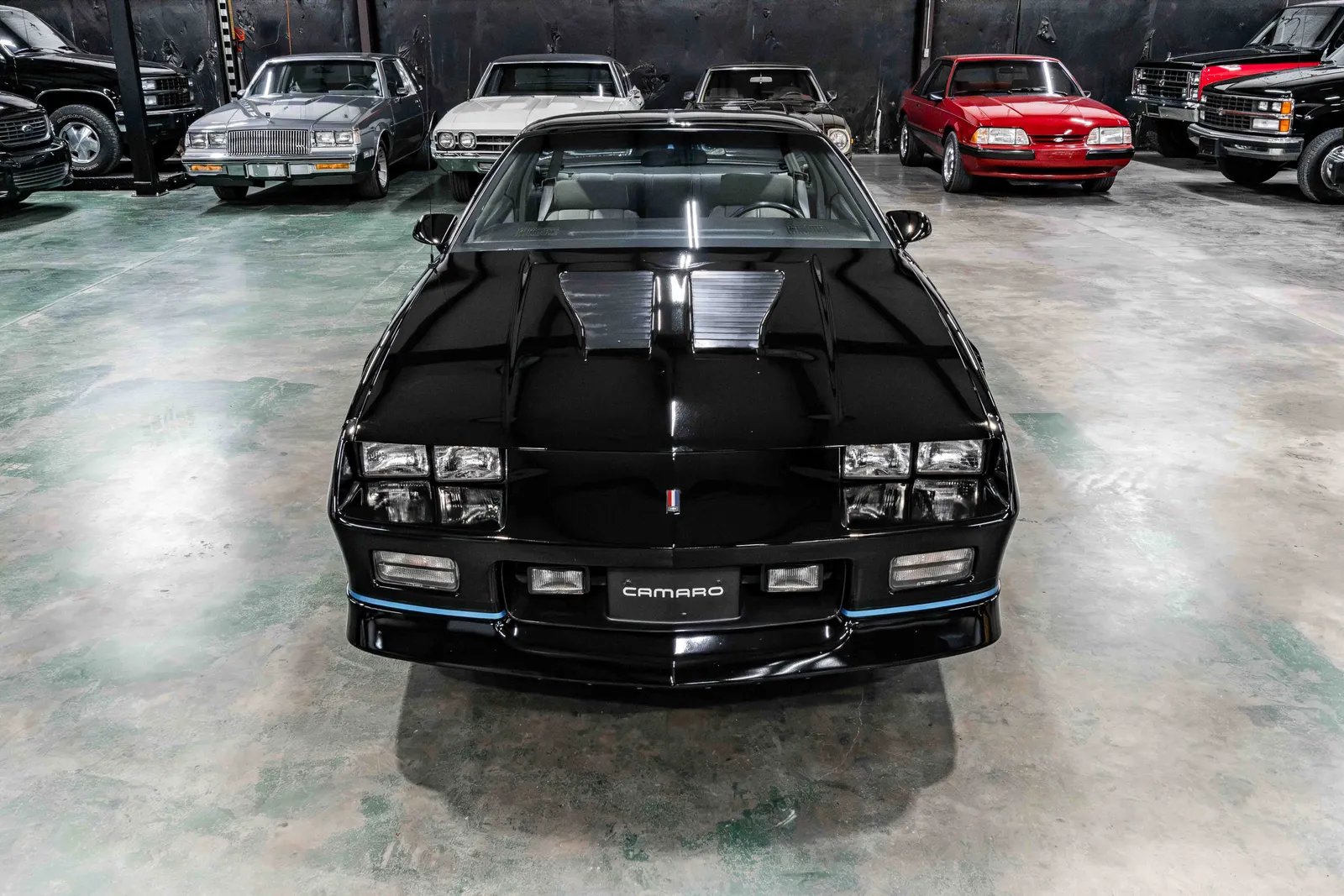 1989-Chevrolet-Camaro-Black-187339--40.jpg