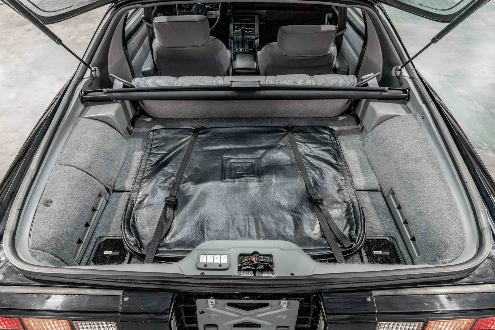 1989-Chevrolet-Camaro-Black-187339--52.jpg