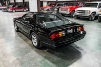 1989-Chevrolet-Camaro-Black-187339--35.jpg