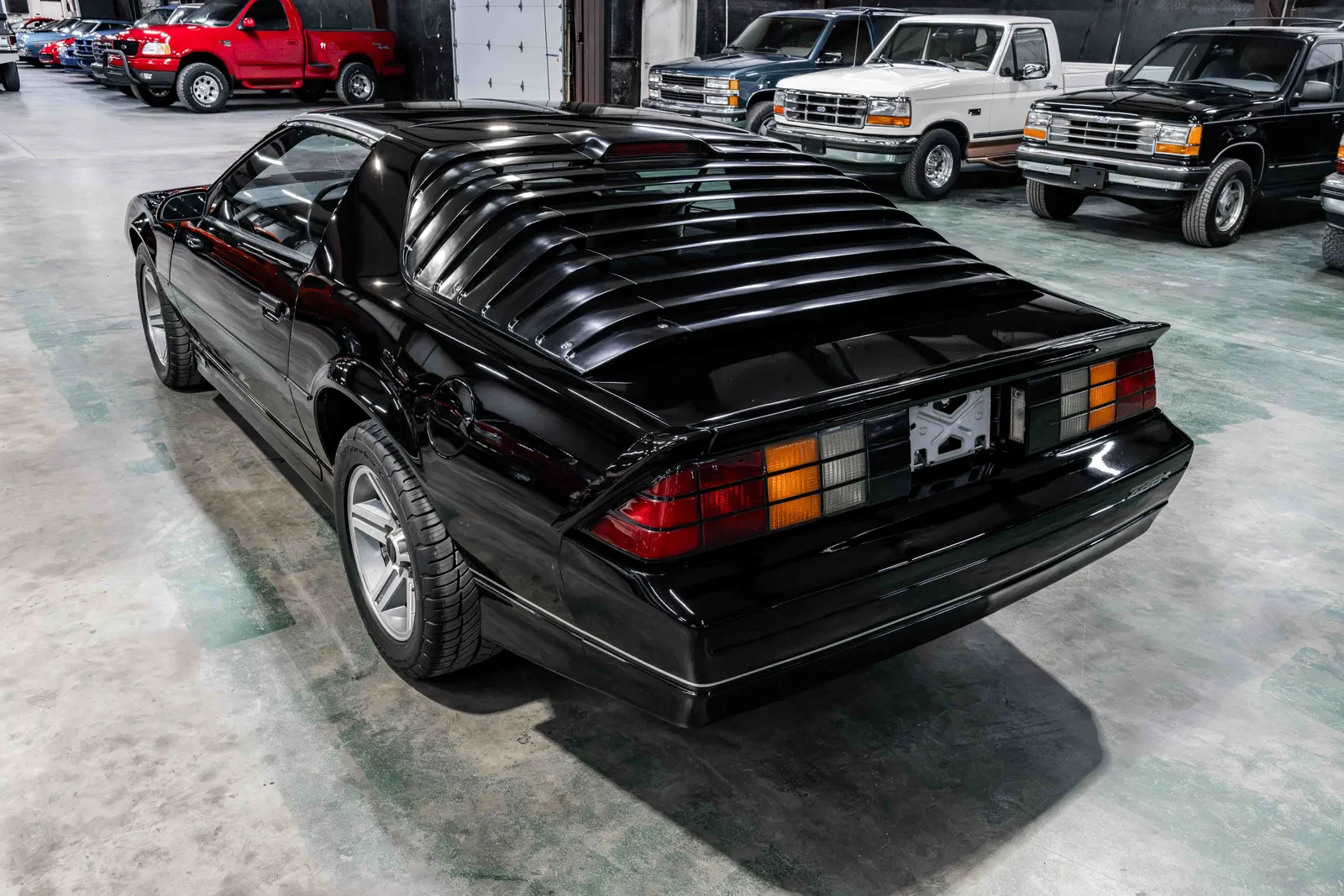 1986-Chevrolet-Camaro-Black-130642-35.jpg