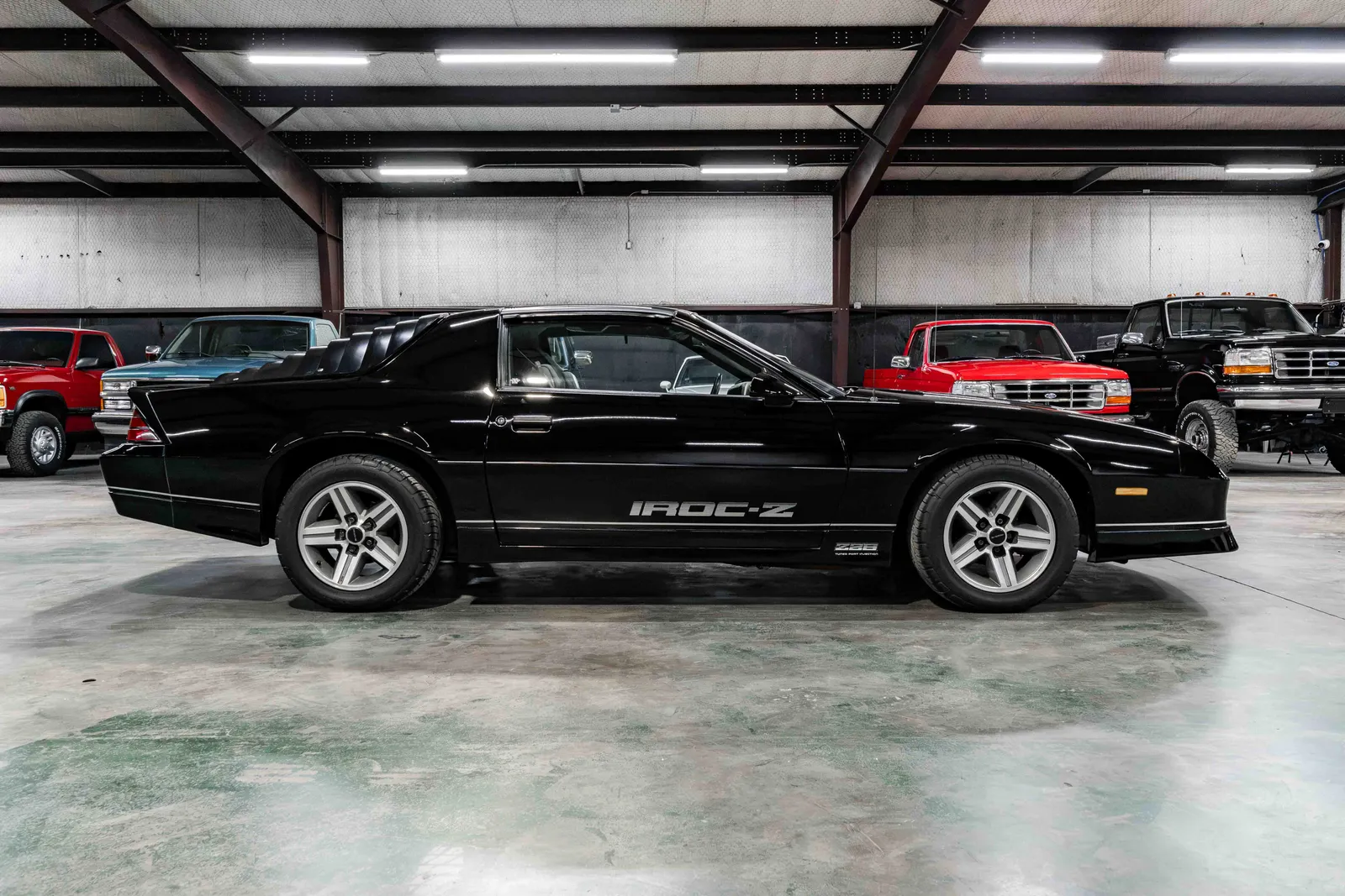 1986-Chevrolet-Camaro-Black-130642-38.jpg