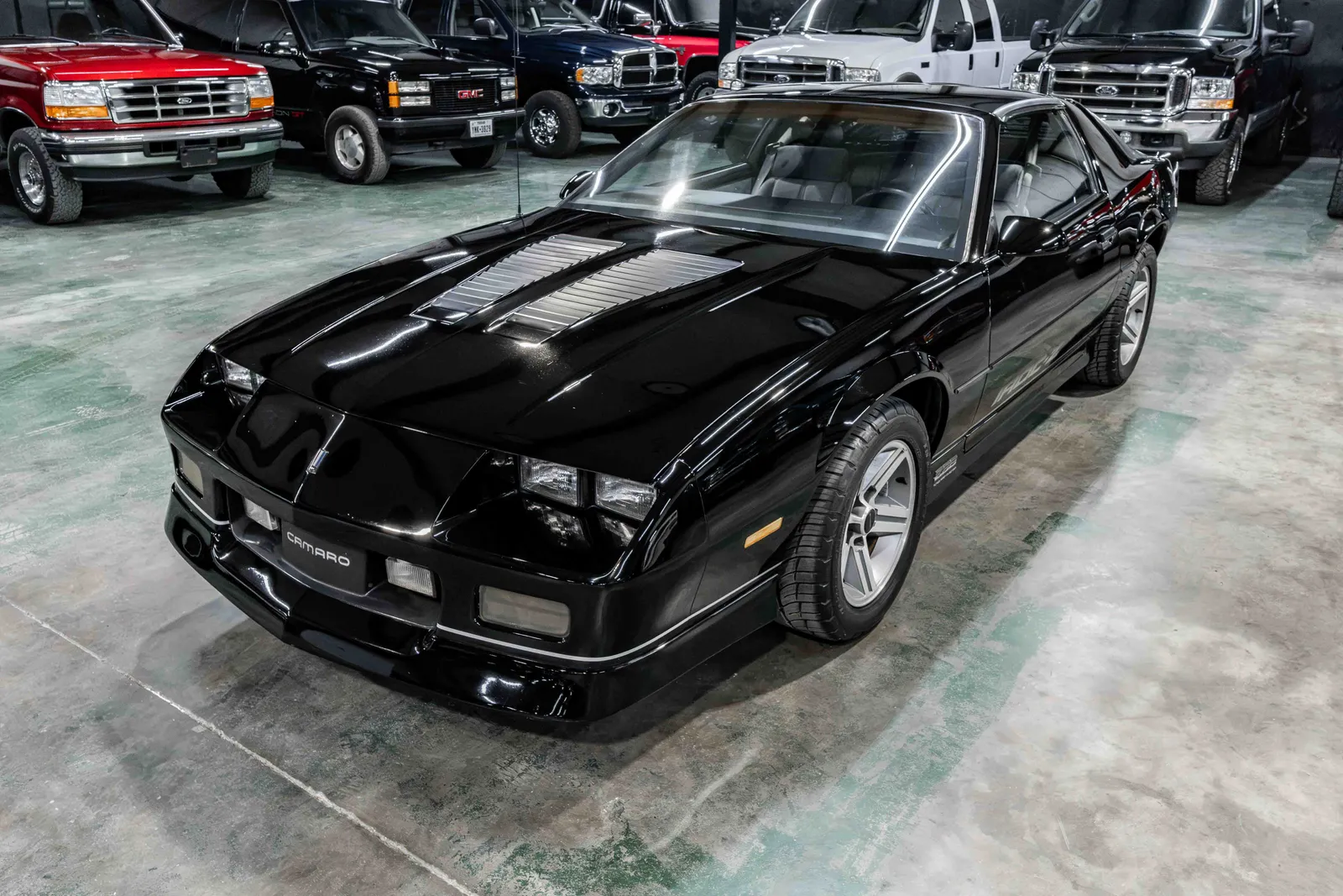 1986-Chevrolet-Camaro-Black-130642-33.jpg