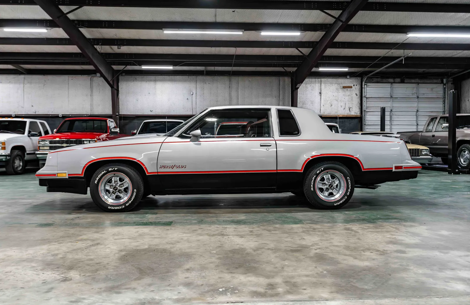 1_1984-Oldsmobile-Hurst-Olds-SilverMetallic-414884--34.jpg