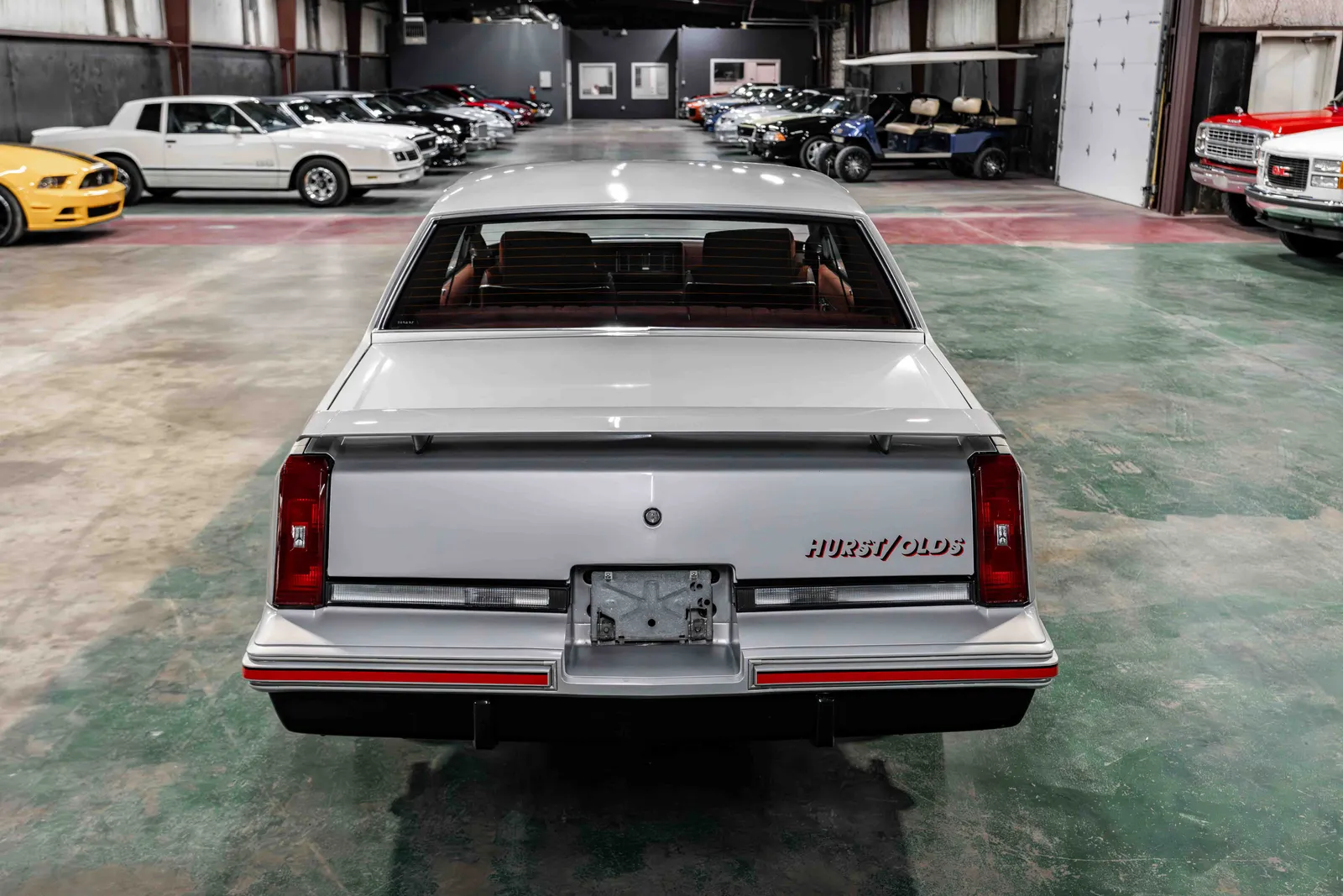 3_1984-Oldsmobile-Hurst-Olds-SilverMetallic-414884--36.jpg