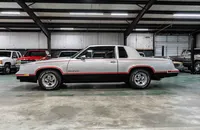 1_1984-Oldsmobile-Hurst-Olds-SilverMetallic-414884--34.jpg