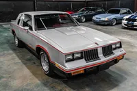 6_1984-Oldsmobile-Hurst-Olds-SilverMetallic-414884--39.jpg