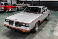 1_1984-Oldsmobile-Hurst-Olds-SilverMetallic-414884--33.jpg