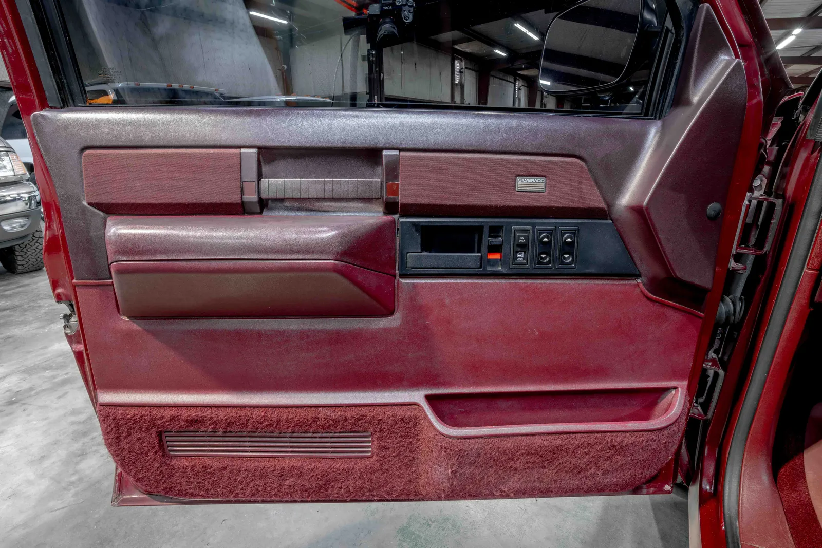 1989-Chevrolet-C1500-Red-1GCDC14K5KZ180875-45.jpg