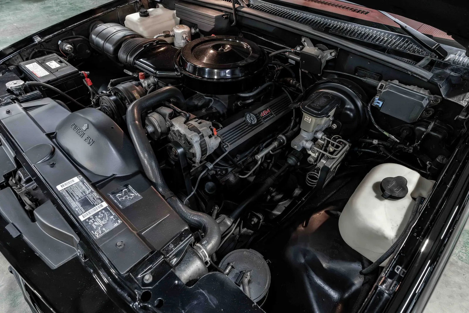 1992-Chevrolet-454SS-Black-119877-43.jpg
