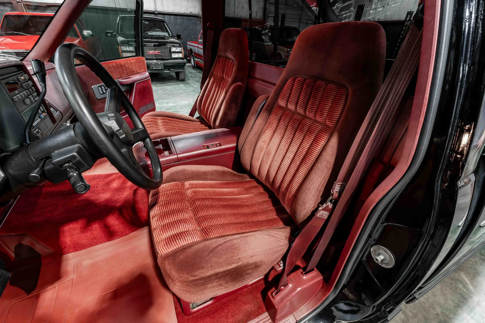 1992-Chevrolet-454SS-Black-119877-45.jpg